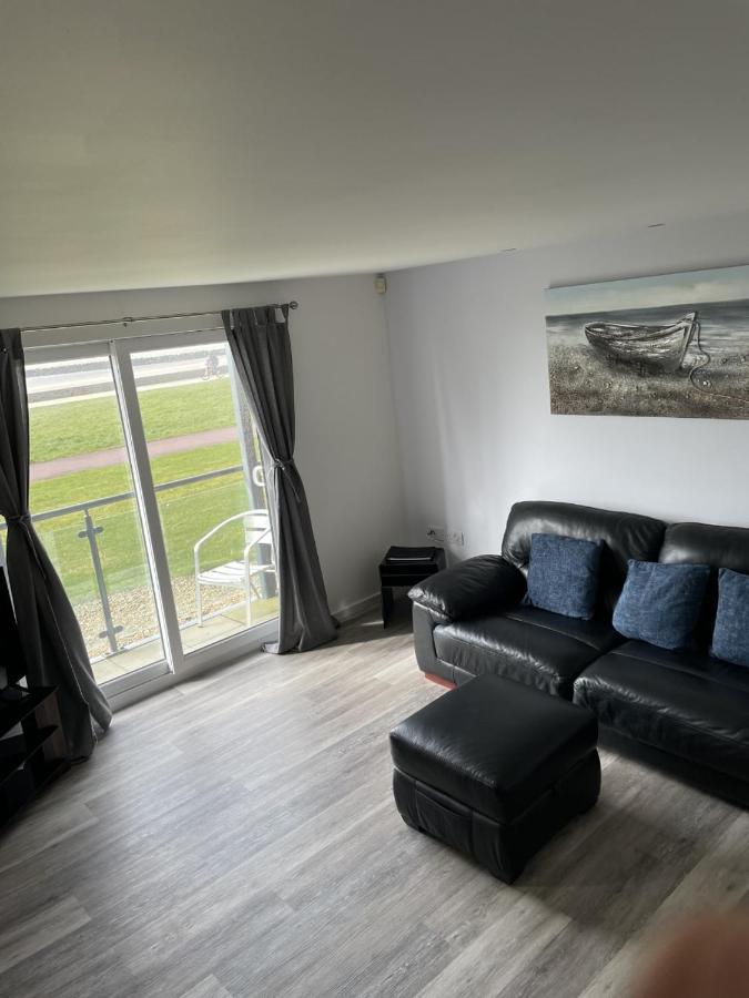 Beach Front Ground Floor Apartment Llanelli Dış mekan fotoğraf